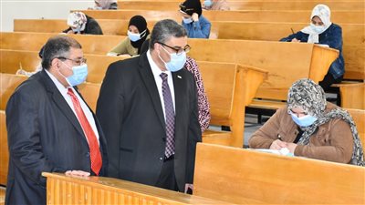 4401 طالب وطالبة يؤدون امتحانات مقرر حقوق الإنسان بجامعة القناة (صور)