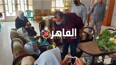 رئيس مدينة رأس البر يزور دار المسنين لتهنئتهم بمناسبة عيد الأم