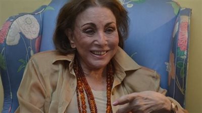 لبنى عبد العزيز لـ