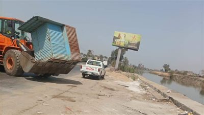 لتيسير الحركة المرورية.. رفع الإشغالات بطريق بنها المنصورة (صور) 