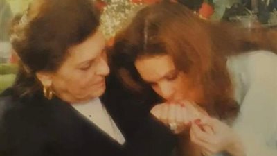 يسرا عن والدتها الراحلة: 