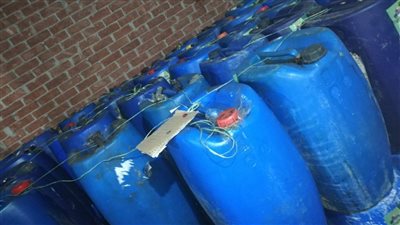 ضبط 4 أطنان منظفات صناعية مجهولة المصدر بمخزن في القليوبية 