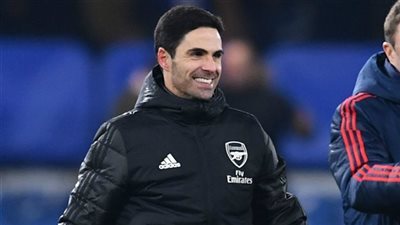 أرسنال يحسم موقفه بشأن إقالة أرتيتا