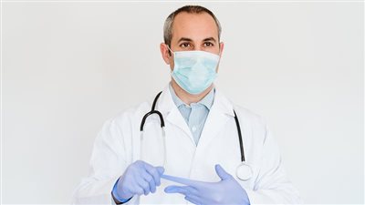 إيضاح.. طبيب يكشف حقيقة تعرض إحدى مريضاته لخطأ طبي في عملية شفط دهون