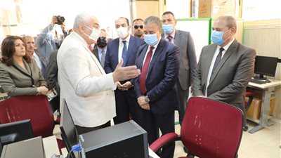 محافظ المنوفية: إقامة محطتي رفع صرف صحي بالشهداء وملعب نجيل صناعي بالباجور 