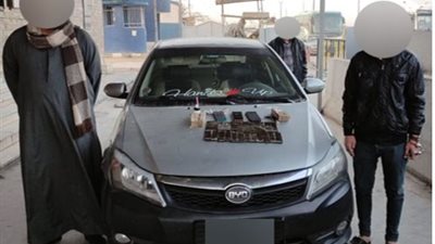 القبض على شخصين بحوزتهما كمية من المخدرات بـ15مايو