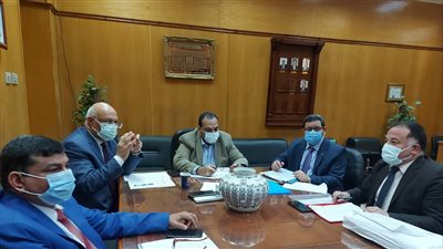 لجنة قيادات جامعة بنها تجري اختبارات الوظائف الإشرافية  