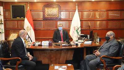 وزير القوى العاملة يبحث مع اتحاد المصريين في أوروبا آليات تنفيذ مبادرة 