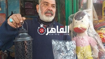 أقدم بائع فوانيس ببورسعيد: احنا الأصل والصيني 