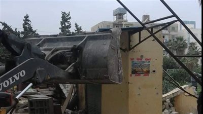 حملة إزالة تستهدف المحال المخالفة بمساكن العبور شرق الإسكندرية