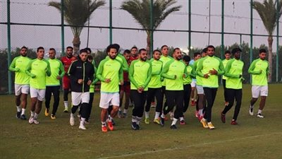 لاعب سيراميكا كليوباترا يغادر مران الفريق بسبب الإصابة 