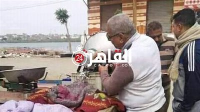 مصادرة 8 مكبرات صوت مع الباعة الجائلين بدمياط