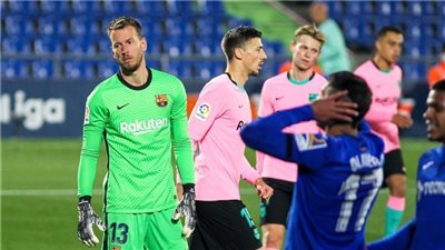 تعرف على مدة غياب حارس برشلونة المصاب