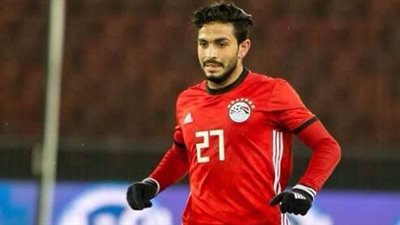 أيمن أشرف بديل الونش في دفاع منتخب مصر أمام أنجولا 