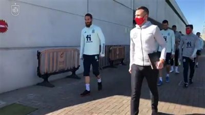 راموس يعود لتدريبات منتخب إسبانيا بعد تعافيه من الإصابة (صورة)