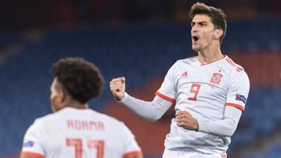 رغم الإصابة.. مورينو يستمر في معسكر إسبانيا