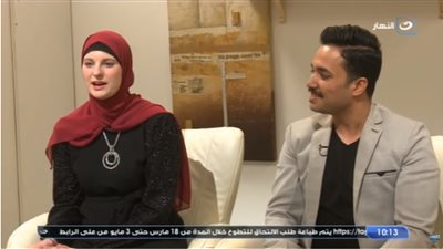 أغرب قصة حب.. تفاصيل زواج فتاة هولندية بإسكندراني وارتدائها الحجاب (فيديو)