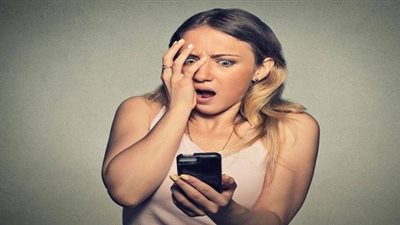 إيحاءات جنسية وملابس فاضحة.. معاقبة مسئول كبير أرسل صورًا خادشة للمهندسات بقطاع البترول (مستند)