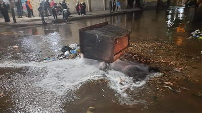بعد غرق شارع الأمير لؤلؤ.. رئيس حي غرب الإسكندرية: بدء إصلاح ماسورة المياه 