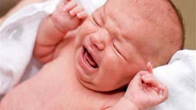 حركات بسيطة ستساعدك على فهم احتياجات طفلك حديث الولادة