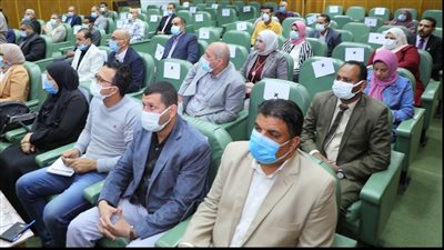 نائب محافظ سوهاج يدشن سلسلة ندوات للتعريف بالمبادرة الرئاسية لتطوير الريف المصري (صور)