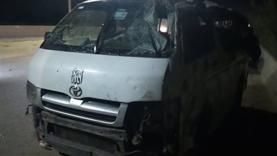 إصابة 15 شخصًا في حادث تصادم ميكروباص بسيارة ربع نقل أمام مدخل العياط