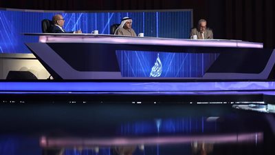 أمير الشعراء يحتفي بيوم الشعر العالمي