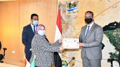 محافظ الفيوم يُكرم الأمهات المثاليات بالديوان العام والوحدات المحلية