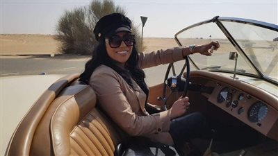 المطربة أمينة ضابط شرطة في كليب 