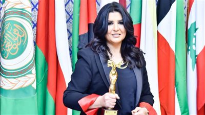 تكريم منى الشاذلي في 