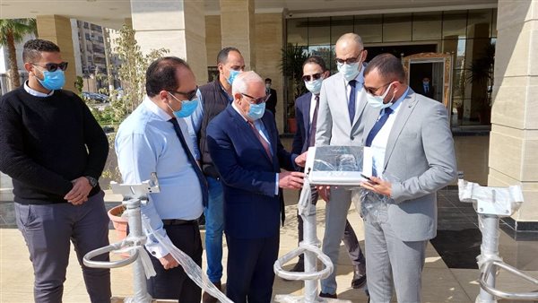 محافظ بورسعيد يتسلم