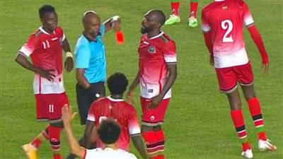 بعد 75 دقيقة.. كينيا تستكمل اللقاء بعشرة لاعبين أمام المنتخب الوطني 
