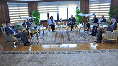 وزير الطيران يلتقى رئيسي لجنتي السياحة والطيران والشباب والرياضة بـ