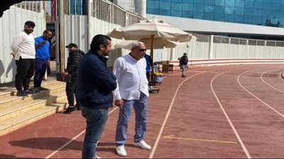 رئيس الزمالك يؤازر اللاعبين قبل مواجهة مولودية الجزائر
