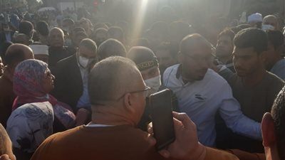 واستدعاء الأطباء.. 3 مستشفيات تستقبل 60 حالة من حادث تصادم قطاري سوهاج