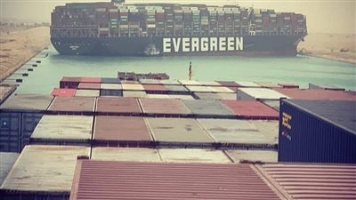 قبرص تدفع بونش للمشاركة في أعمال تعويم السفينة الجانحة