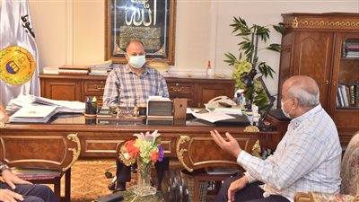 محافظ أسيوط ومديرالأبنية التعليمية يستعرضان الموقف التنفيذى لـ