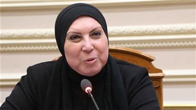 وزير التجارة والصناعة تشارك في اجتماع 