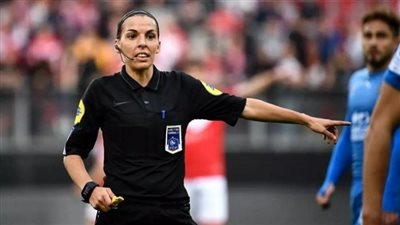 ستيفاني فابارت أول حكم أنثى تدير مباراة تأهيلية لكأس العالم للرجال