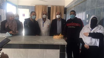 مريض كورونا يغادر مستشفى عزبة البرج بعد 36 يوما على التنفس الصناعي بدمياط