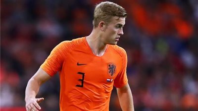 دي ليخت يحقق رقما قياسيا جديدا مع المنتخب الهولندي