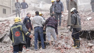 ساكن بعقار جسر السويس يكشف مفاجأة جديدة في حادث انهيار العقار 