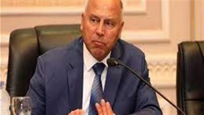 وزير النقل يعتذر لضحايا حادث قطاري سوهاج.. ويرصد 225 مليار جنيه لتطوير شبكة السكك الحديد