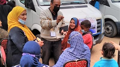 فحص 1650 مواطنا بقرية 