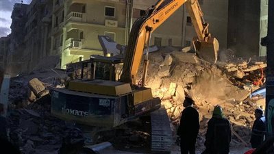 ارتفاع وفيات عقار جسر السويس إلى 23 شخصًا