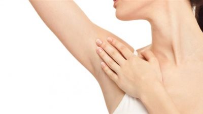 5 نصائح للتخلص من سواد الإبط