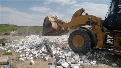 إزالة 12 حالة تعد على الأراضي الزراعية بـ6 مراكز في البحيرة