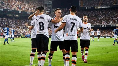 فالنسيا يستعيد ورقة مهمة قبل مواجهة برشلونة في الدوري الإسباني