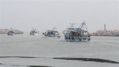 بعد توقفها 6 أيام.. استئناف حركة الملاحة بميناء البرلس في كفر الشيخ