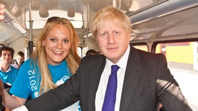 صحيفة بريطانية: سيدة أعمال أمريكية تكشف علاقتها الغرامية بـ 